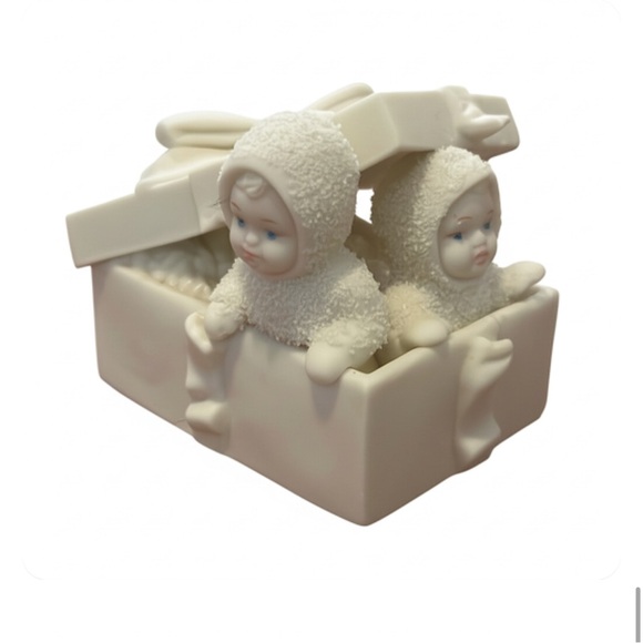 Vintage Department 56 Snowbabies “Winter Surprise” Present Box Ceramic Figurine - Picture 1 of 7
